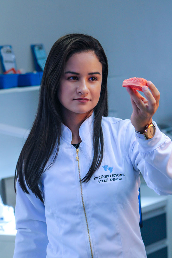 foto profisisonal no laboratório dental Ateliê Tarciliana Tavares - Scalada Real